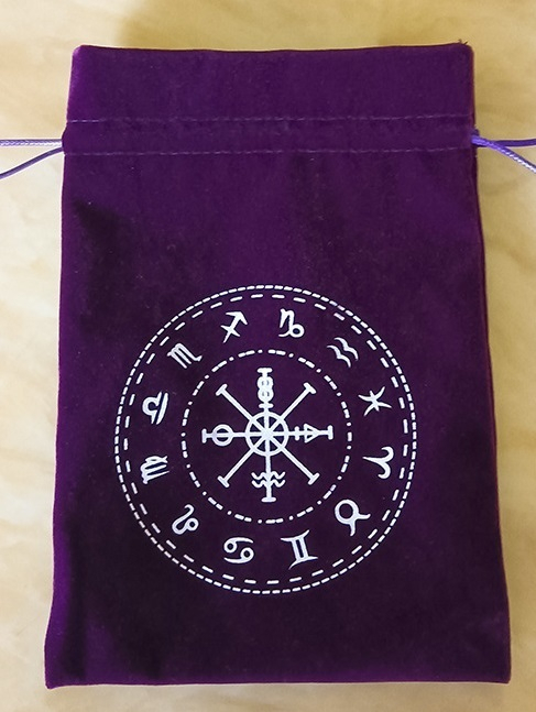 Bolsa de Tarot Morada Signos Astrológicos. 18cm X 13cm.
